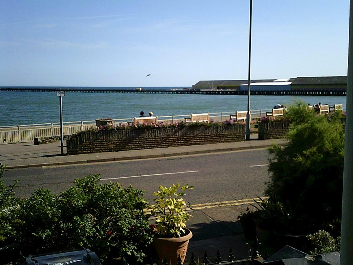Regency House Bed and Breakfast Walton-on-the-Naze Εξωτερικό φωτογραφία